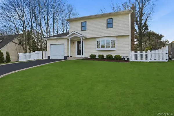 10 Curlin Lane, Saint James, NY 11780