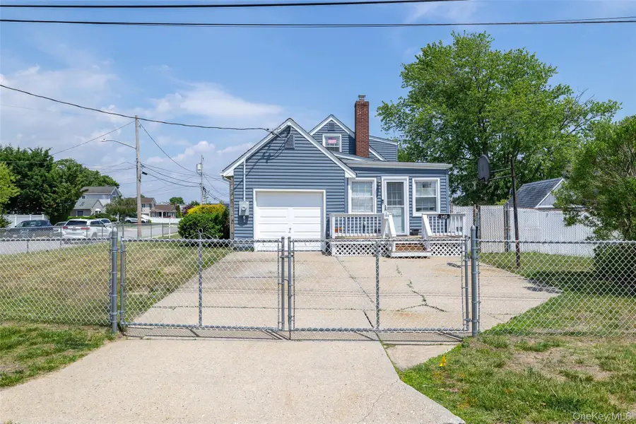 145 W Lido Prom, Lindenhurst, NY 11757 - #2