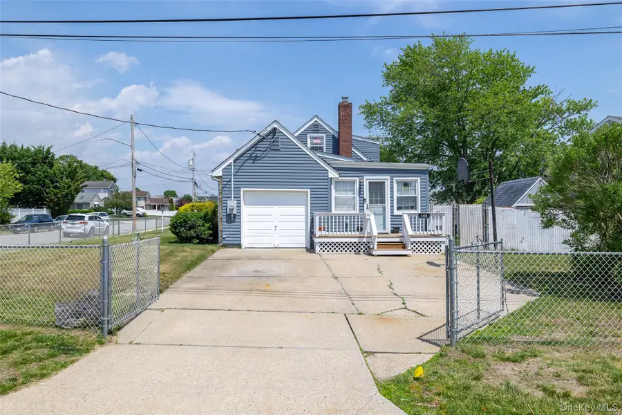 145 W Lido Prom, Lindenhurst, NY 11757 - #3