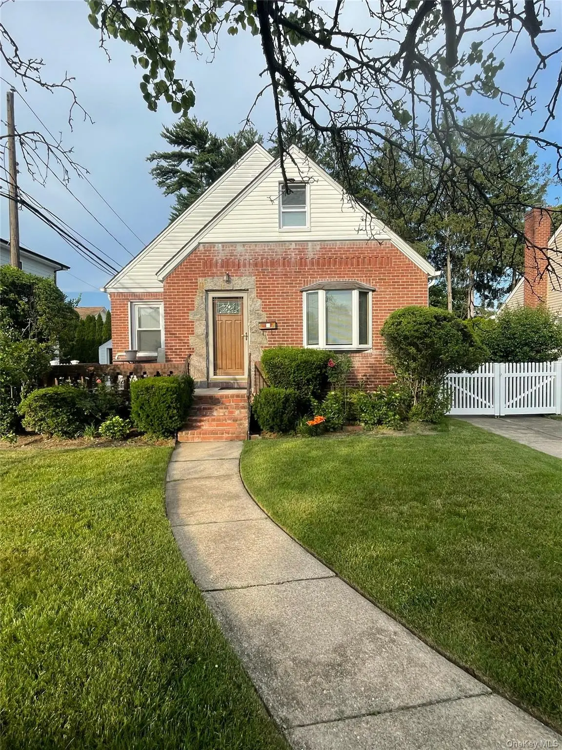 32 Celler Avenue, New Hyde Park, NY 11040 - #1