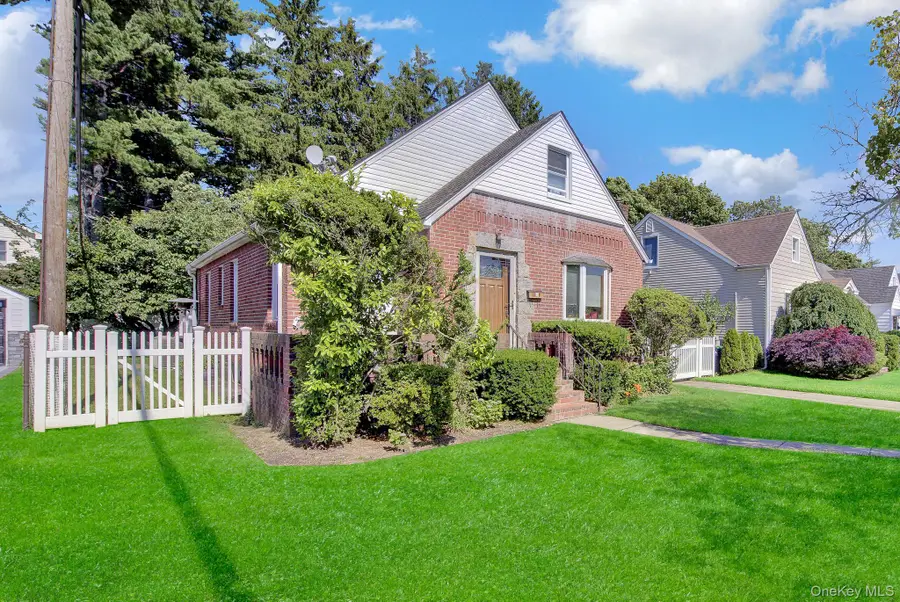 32 Celler Avenue, New Hyde Park, NY 11040 - #2