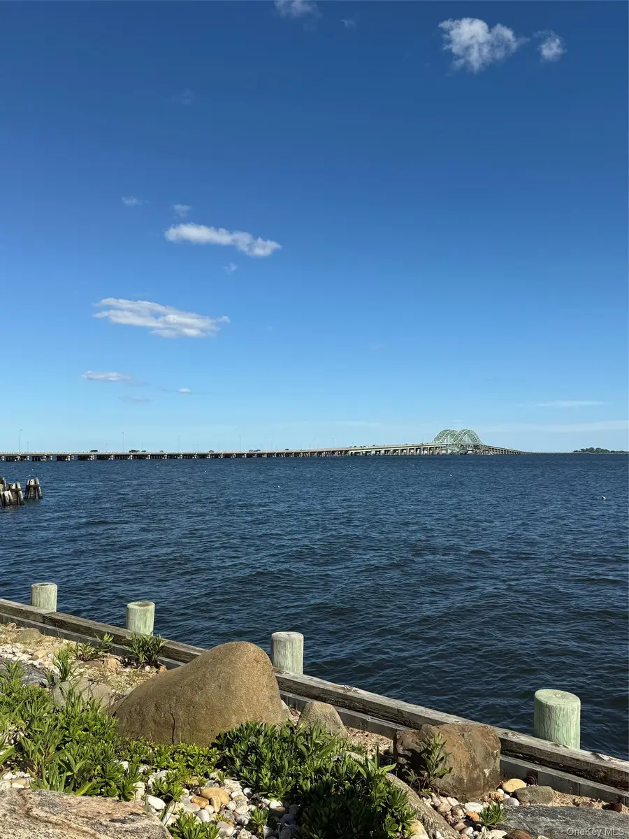 35 Piper Court, West Islip, NY 11795 - #3