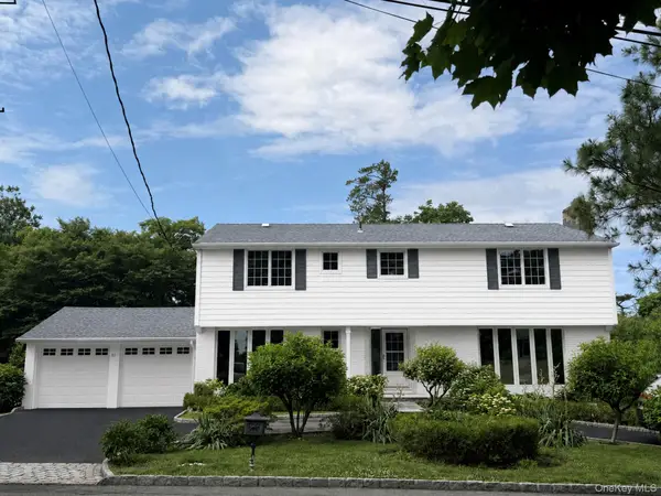 22 Potters Lane, New Rochelle, NY 10805