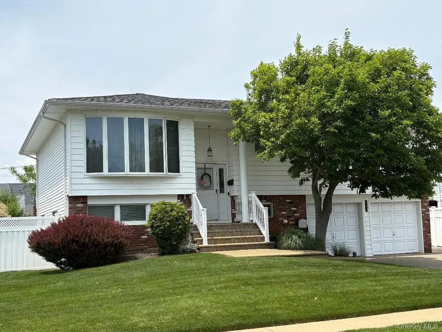 202 W End Avenue, Massapequa, NY 11758 - #2