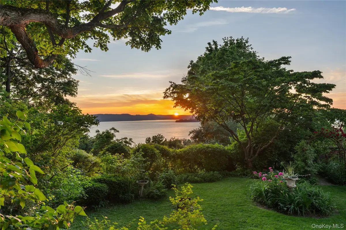28 Hamilton Avenue, Ossining, NY 10562 - #1