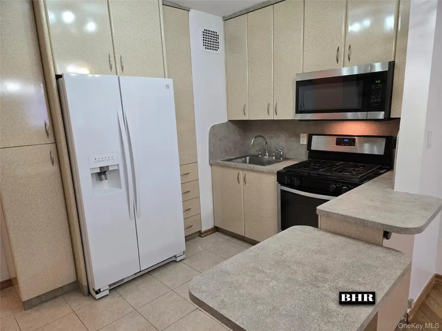 150 W End Avenue #3E, Brooklyn, NY 11235 - #2
