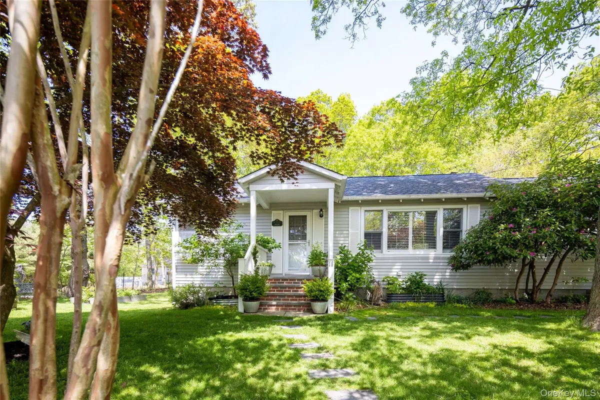 16 Bowditch Road, Shelter Island, NY 11964 - #1