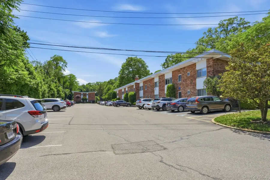 200 Lexington Avenue #8B, Oyster Bay, NY 11771 - #3