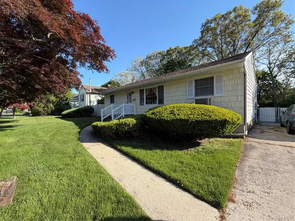 22 Berry Lane, Centereach, NY 11720