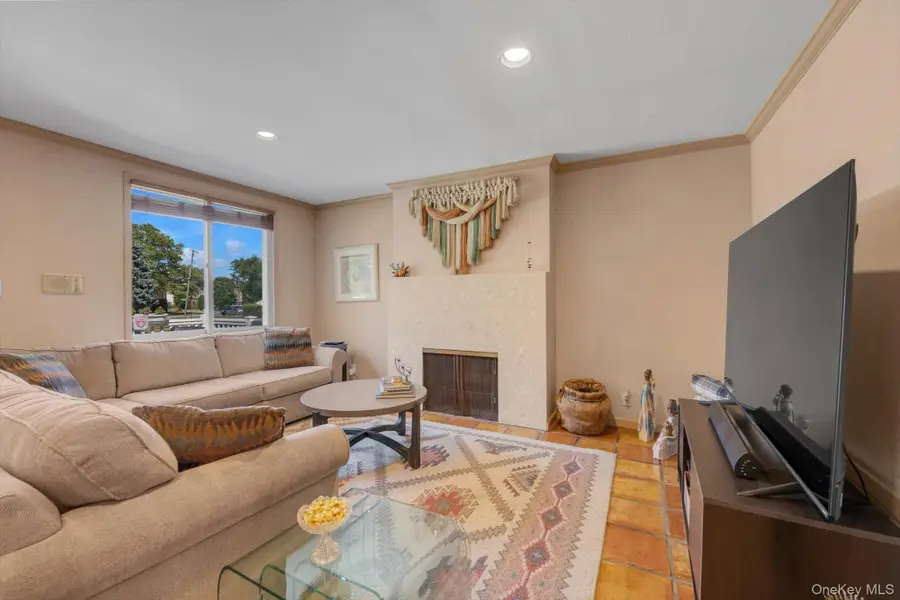 16 Walnut Road, East Rockaway, NY 11518 - #3