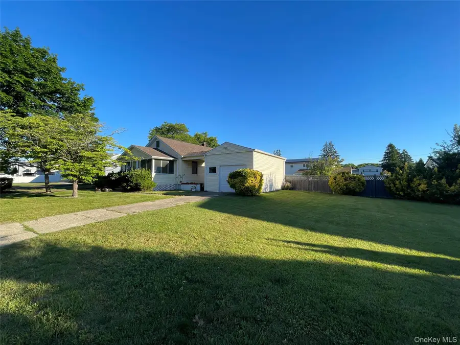 185 Seward Street, West Babylon, NY 11704 - #2