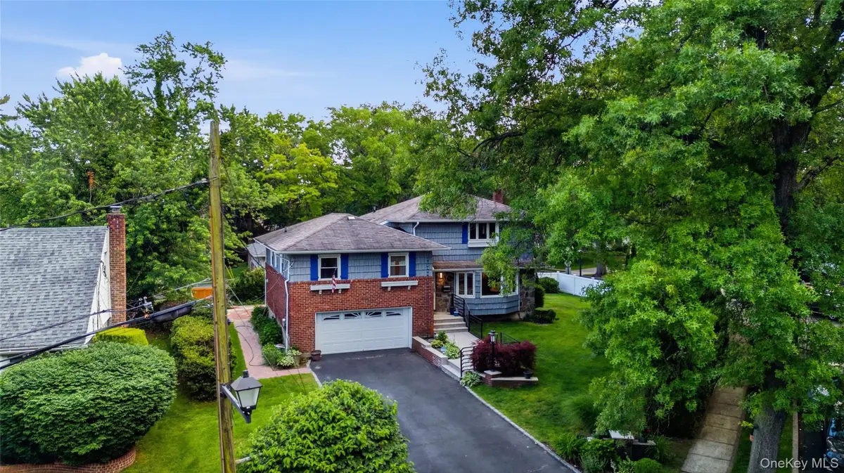 186 N Stratford, Roslyn Heights, NY 11577 - #1