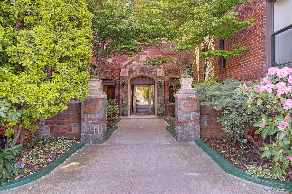 167-10 Crocheron Avenue #5R, Flushing, NY 11358 - #1