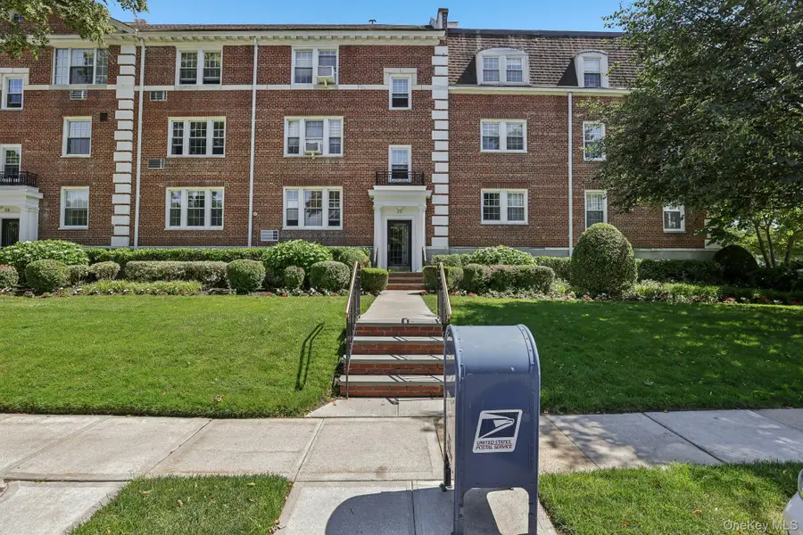 22 Hamilton Place #I3, Garden City, NY 11530 - #3