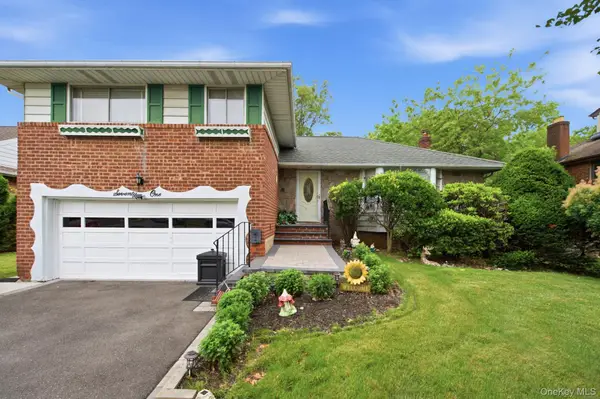 71 Parkway Drive, Syosset, NY 11791