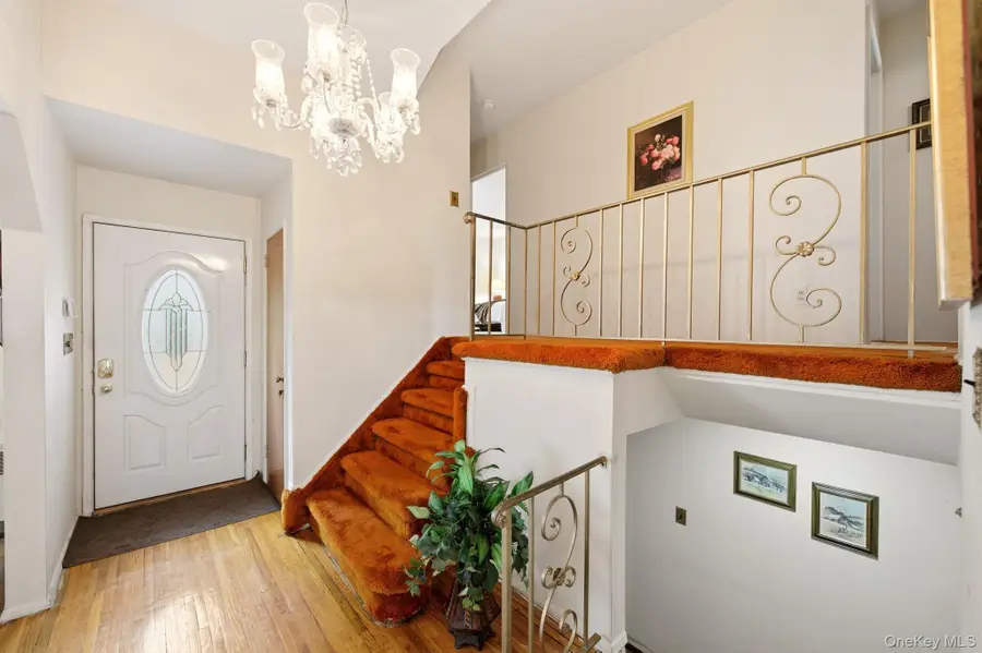71 Parkway Drive, Syosset, NY 11791 - #2