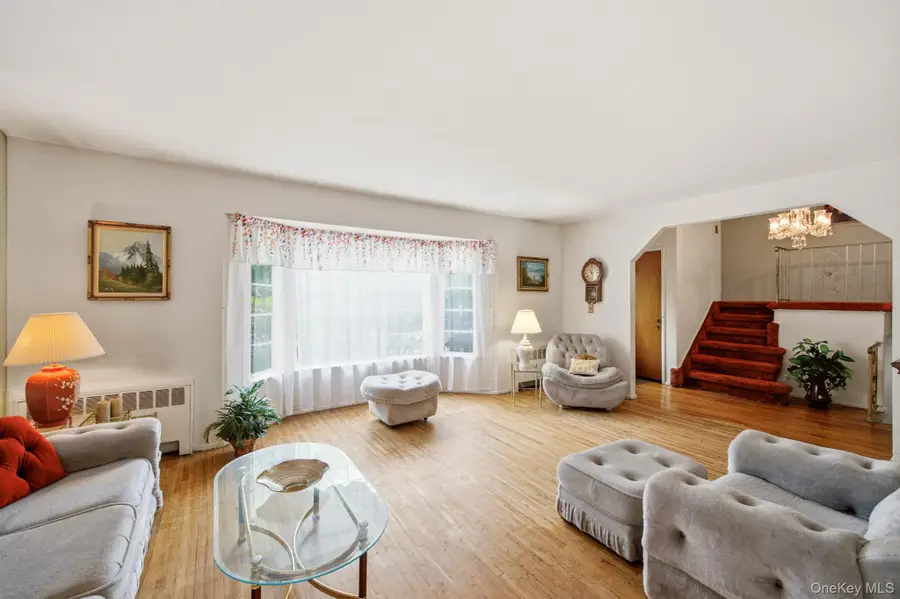 71 Parkway Drive, Syosset, NY 11791 - #3