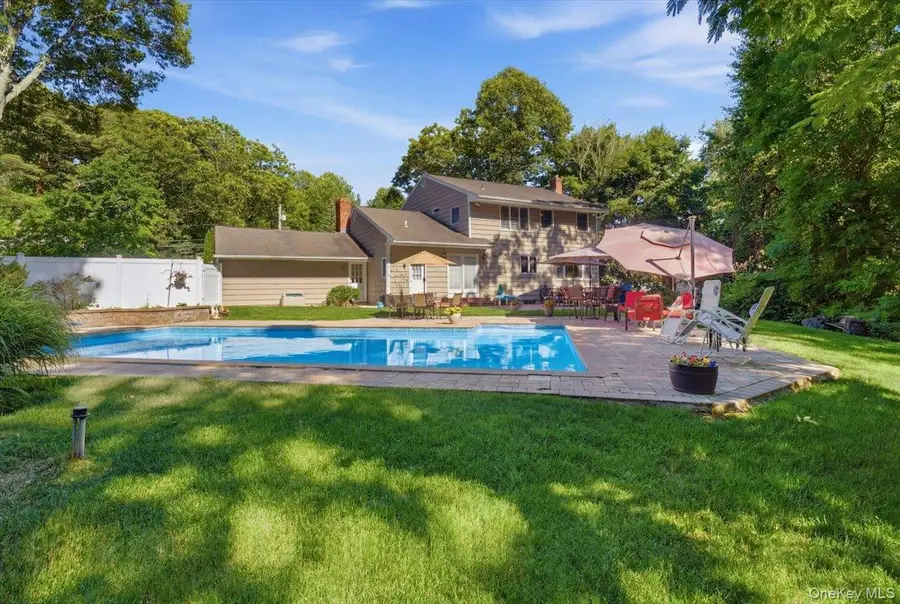 6 Redwood Drive, Dix Hills, NY 11746 - #2