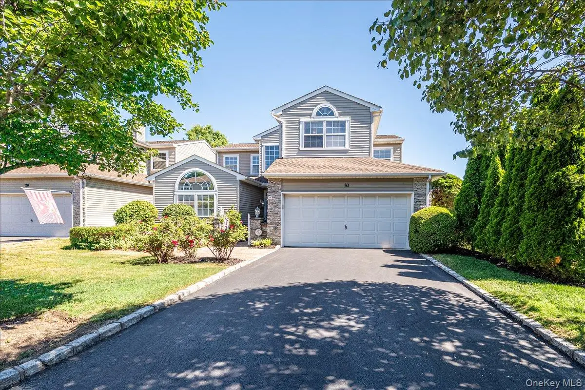 10 Windwatch Drive, Hauppauge, NY 11788 - #1
