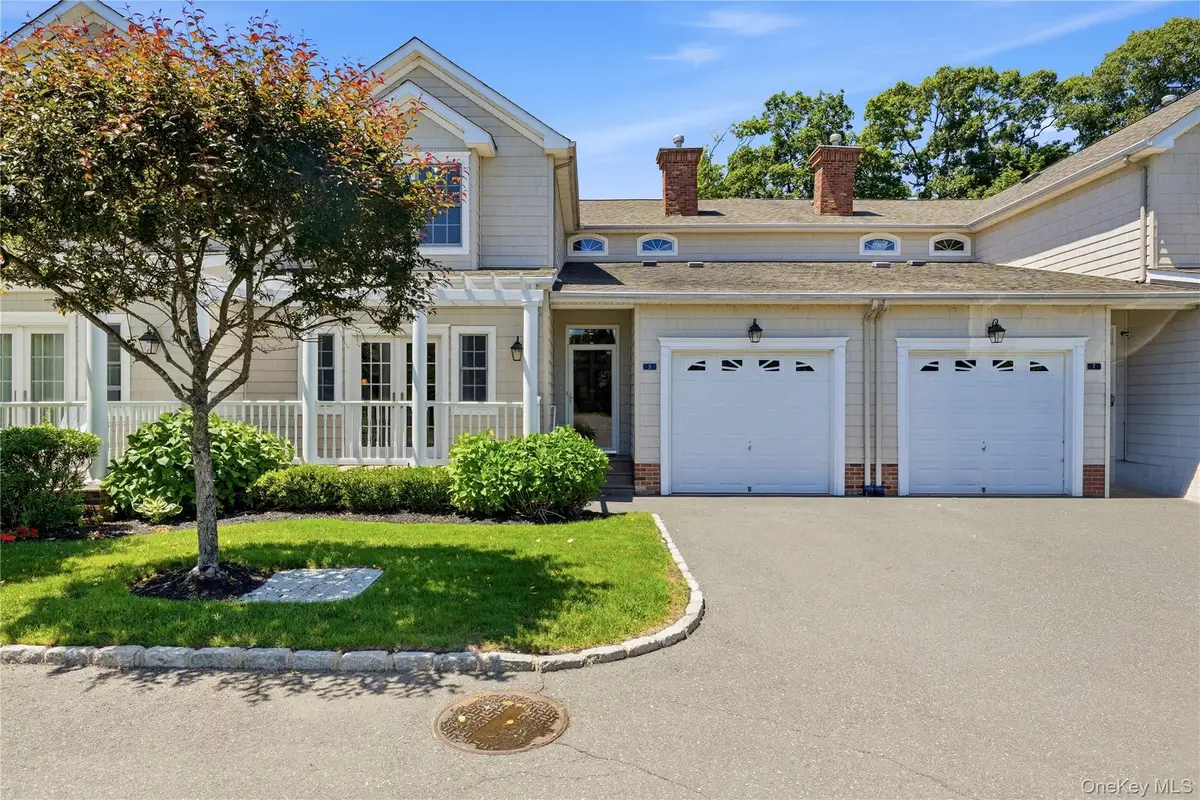 5 Daniels Way, Bay Shore, NY 11706 - #1