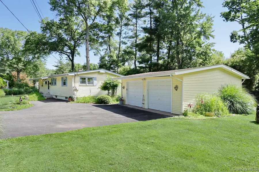 16 Heather Lane, West Nyack, NY 10994 - #2