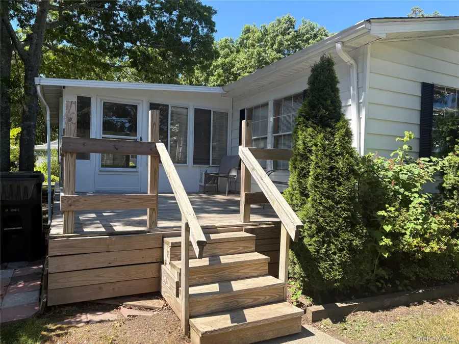 525/83 Riverleigh Avenue #83, Riverhead, NY 11901 - #2