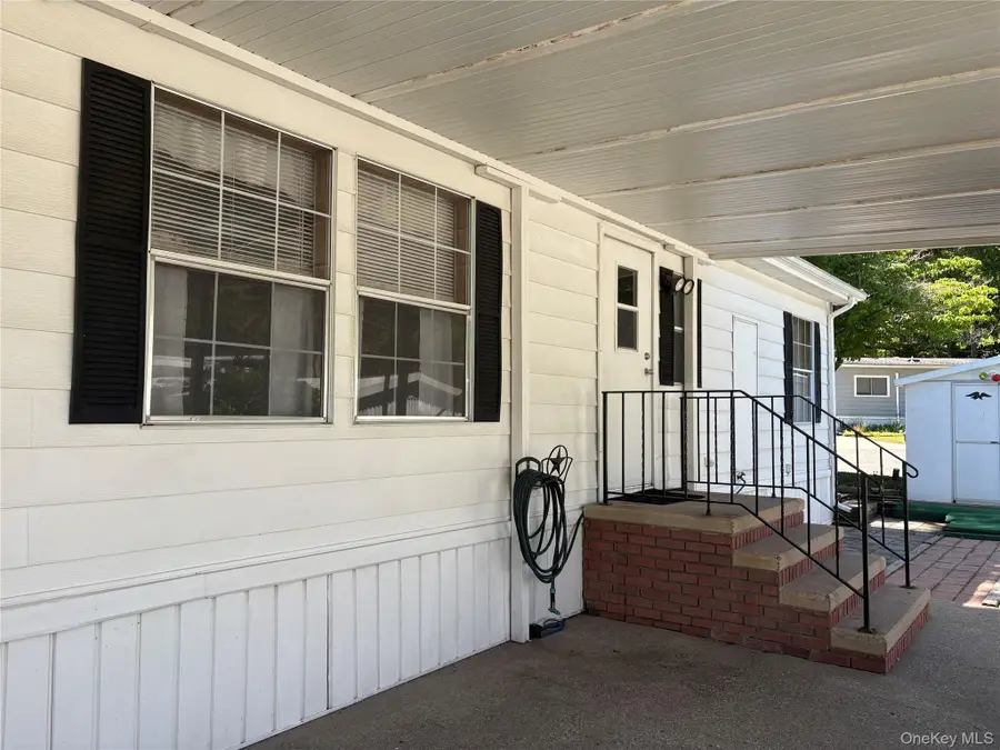 525/83 Riverleigh Avenue #83, Riverhead, NY 11901 - #3