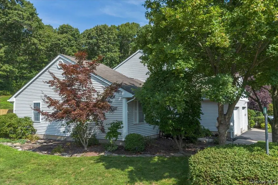 204 Mattituck Court, Melville, NY 11747 - #2