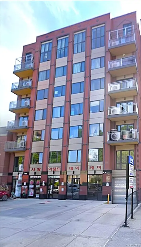 14456 Roosevelt Avenue #5A, Flushing, NY 11354