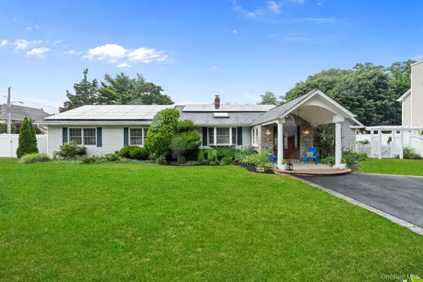 821 Peconic Street, Ronkonkoma, NY 11779