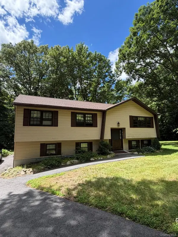 15 Oskar Drive, Mahopac, NY 10541