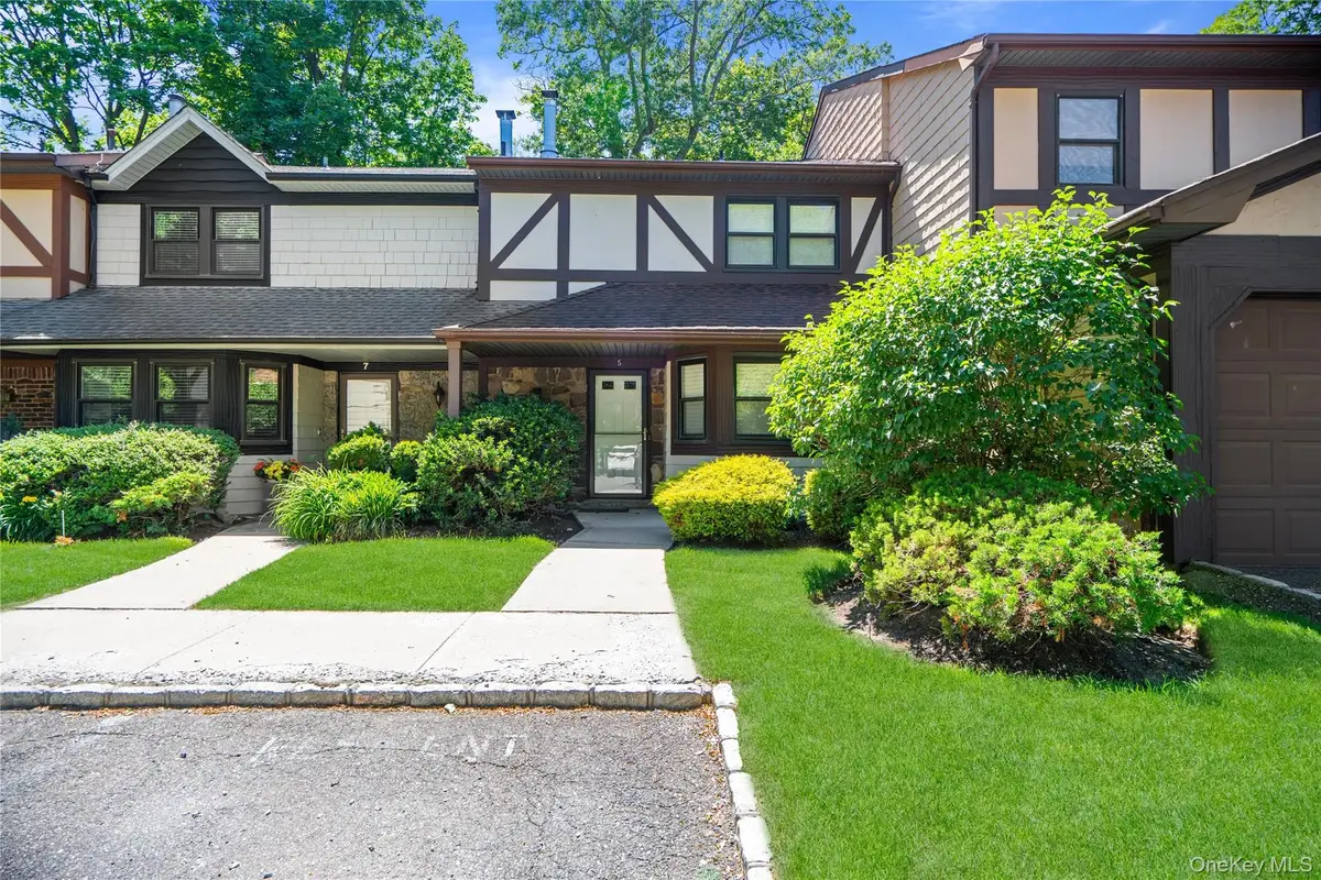 5 Pond Path #13, Woodbury, NY 11797 - #1
