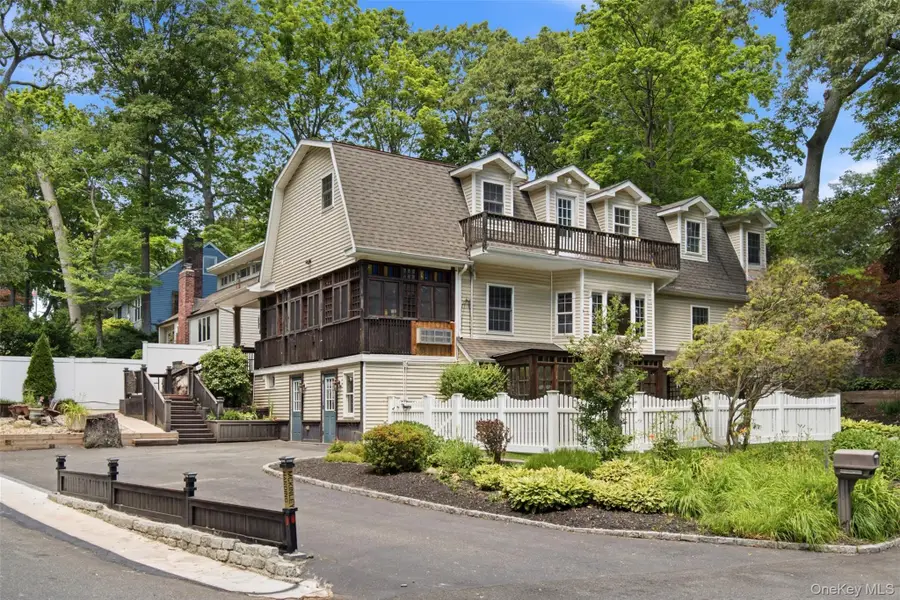 300 Mckinley Terrace, Centerport, NY 11721 - #3