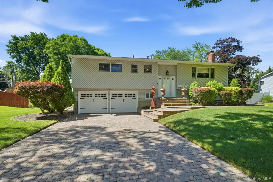 5 Pine Hill Lane, Dix Hills, NY 11746 - #2