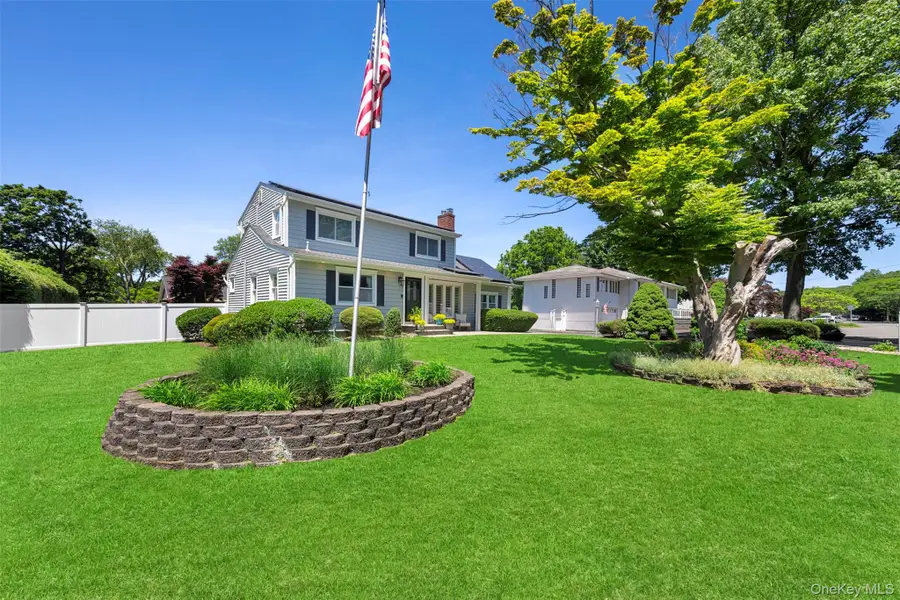19 Alyssum Avenue, Huntington, NY 11743 - #3