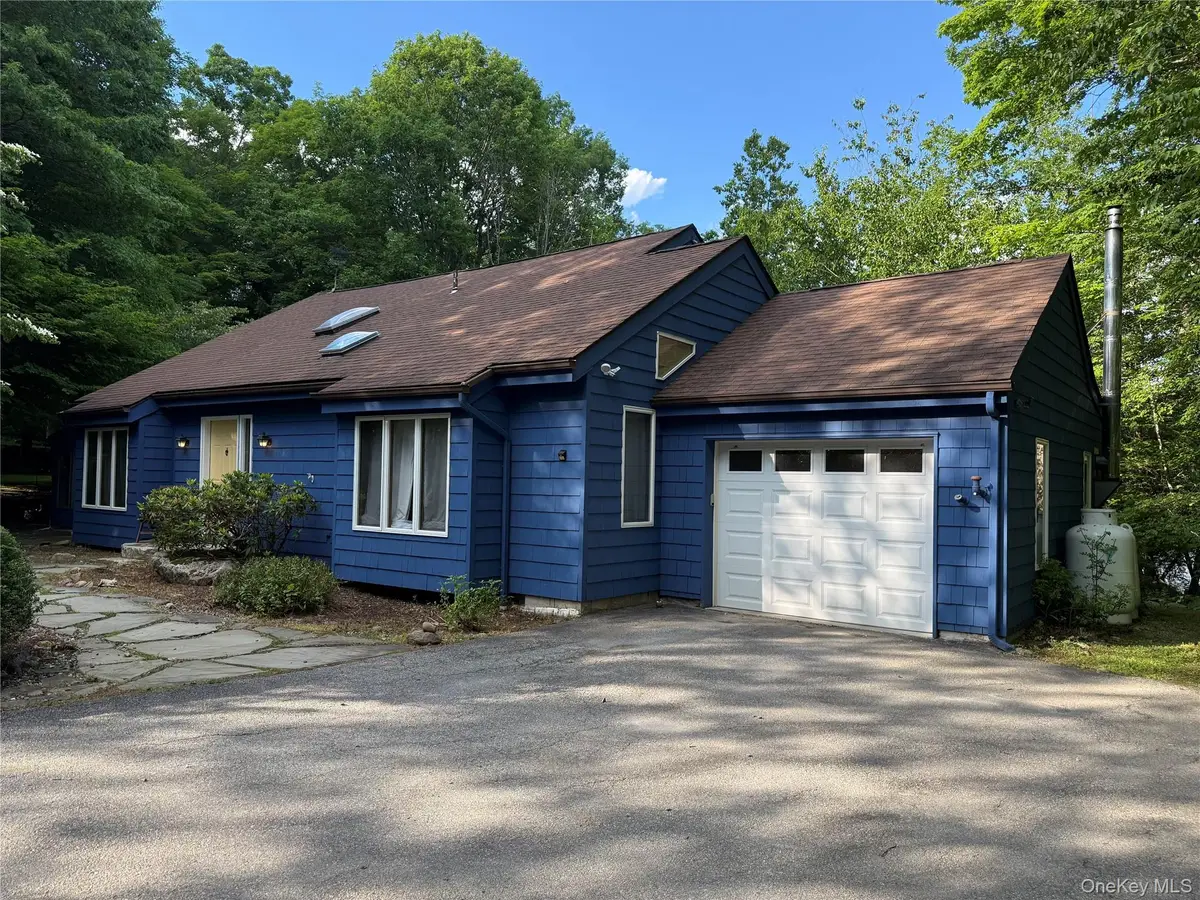 4 Loggers Court, Carmel, NY 10512 - #1