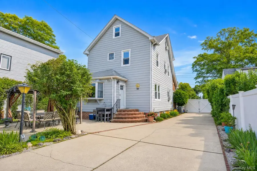 549 De Mott Avenue, Baldwin, NY 11510 - #3