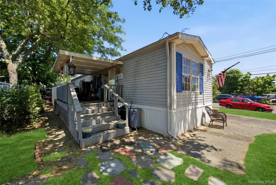 1137 Unit 124 Lincoln Avenue, Holbrook, NY 11741 - #2