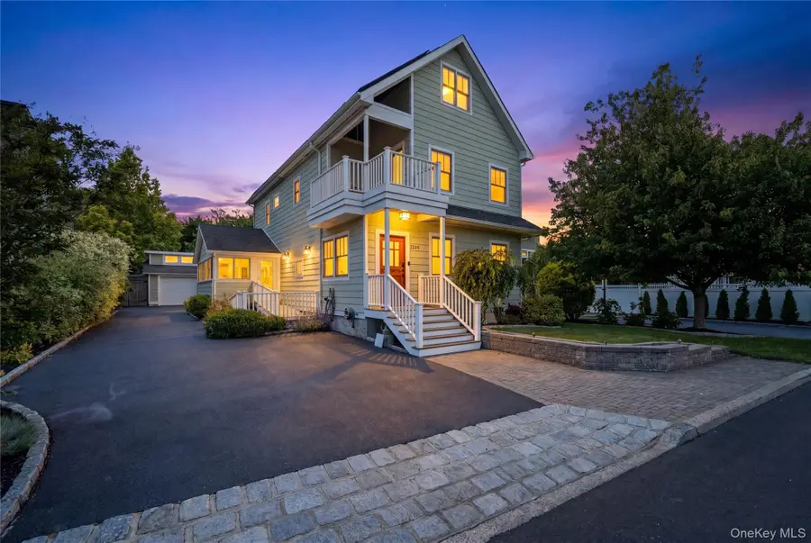 2544 Riverside Avenue, Seaford, NY 11783 - #3