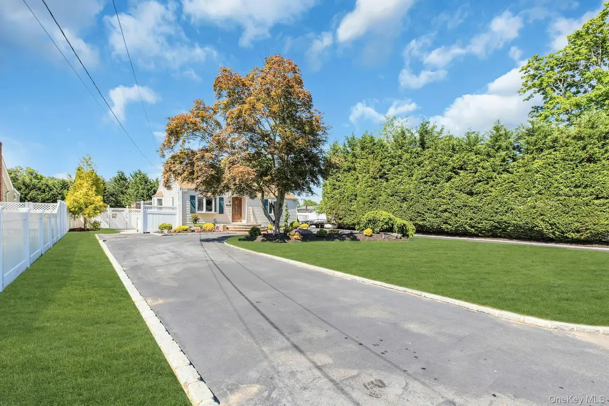 953 Karshick Street, Bohemia, NY 11716 - #1