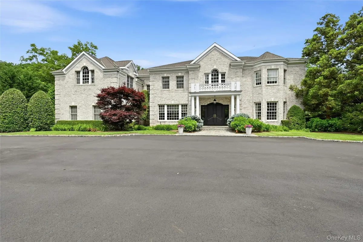 48 Tammys Lane, Syosset, NY 11791 - #1