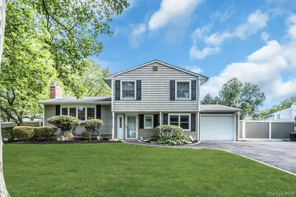 20 Danton Street, Melville, NY 11747