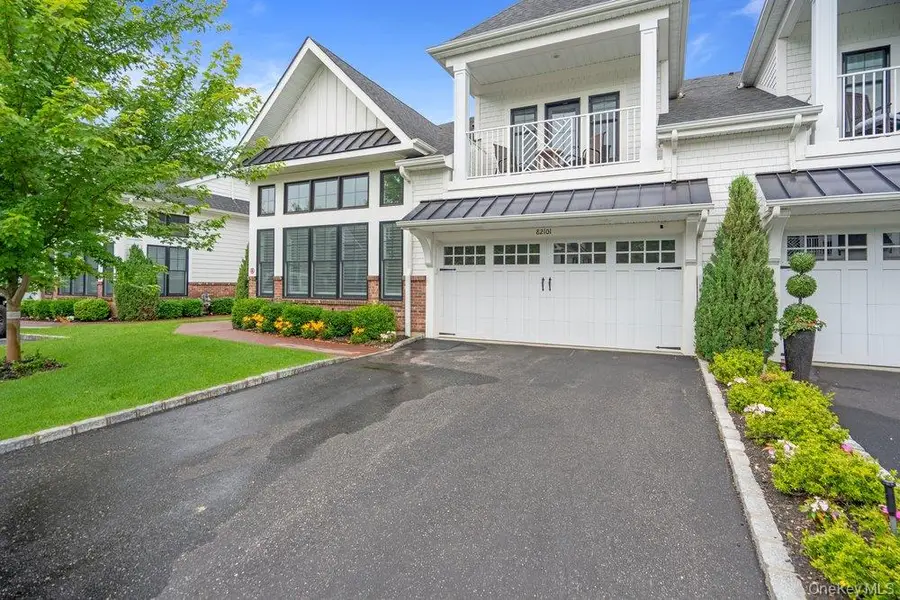 82101 Spruce Pond Circle, Plainview, NY 11803 - #2