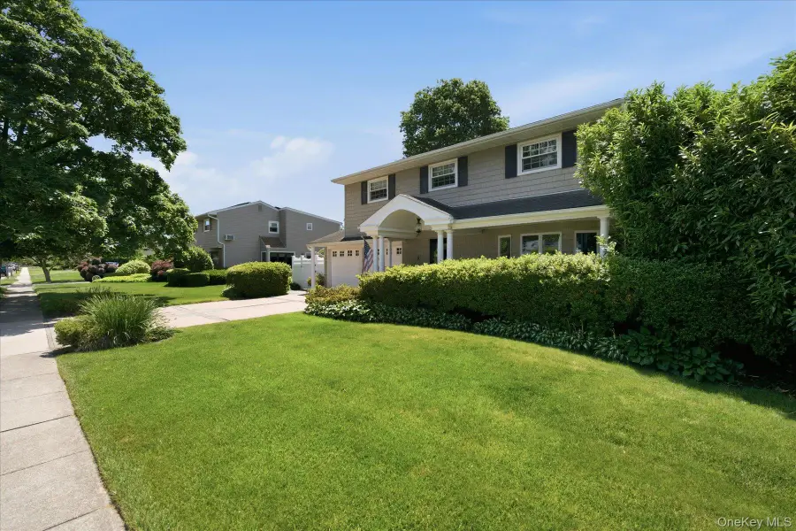 8 Griggs Drive, Greenlawn, NY 11740 - #2