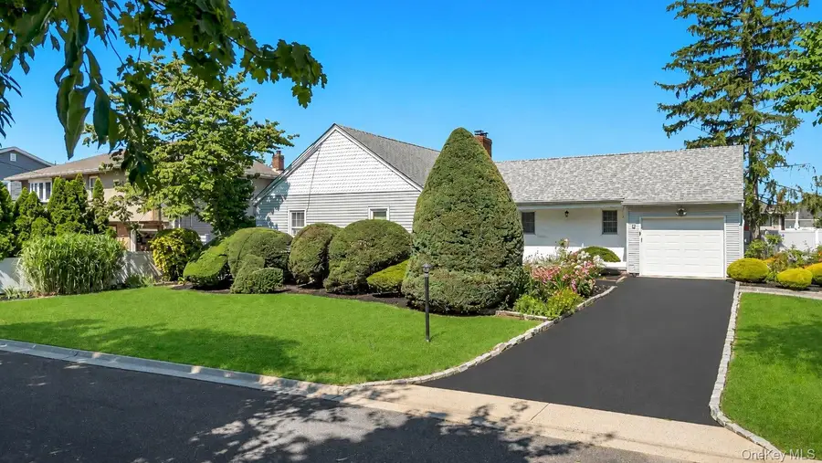 7 Albers Lane, Farmingdale, NY 11735 - #2