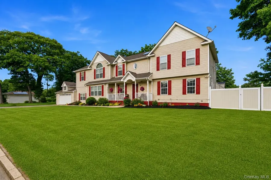 303 N Westchester Avenue N, West Babylon, NY 11704 - #2