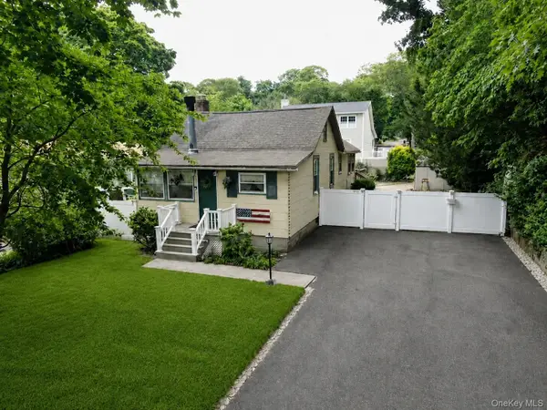 15 Kew Drive, Sound Beach, NY 11789