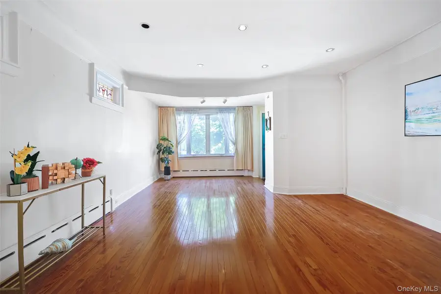 8518 53rd Avenue, Elmhurst, NY 11373 - #3