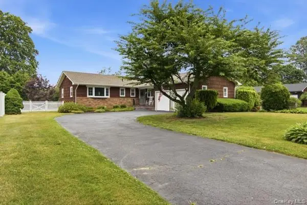825 Karshick Street, Bohemia, NY 11716 - #3
