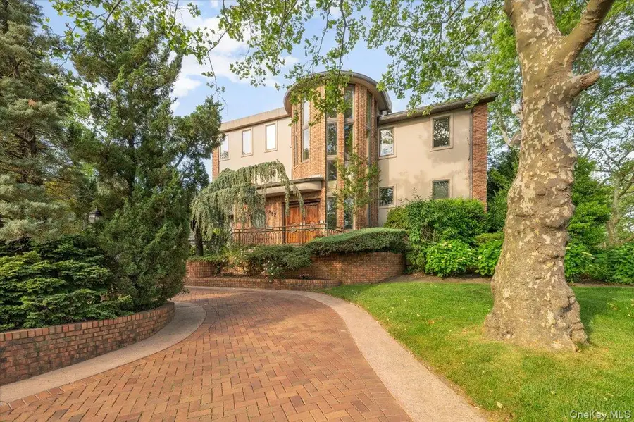 122 Lawrence Avenue, Lawrence, NY 11559 - #2